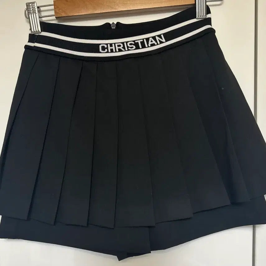 [BUNJANG] EMOTI Black Crop Baseball Jacket Skirt-Pants Set / EMOTI 블랙 크롭 야구 점퍼 스커트바지세트