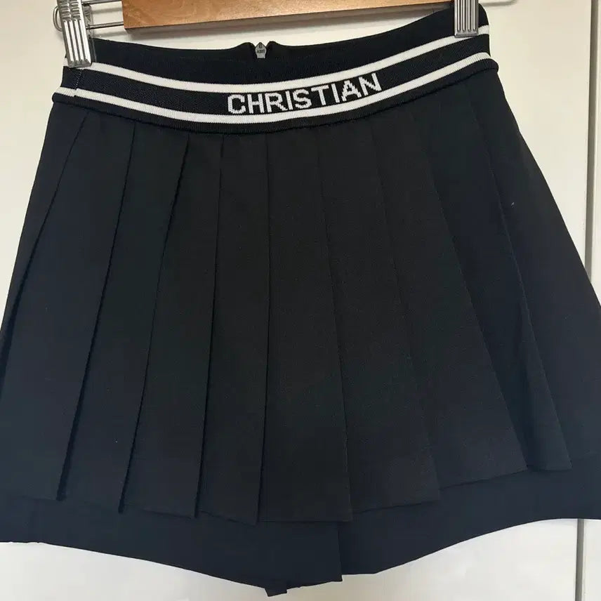 [BUNJANG] EMOTI Black Crop Baseball Jacket Skirt-Pants Set / EMOTI 블랙 크롭 야구 점퍼 스커트바지세트