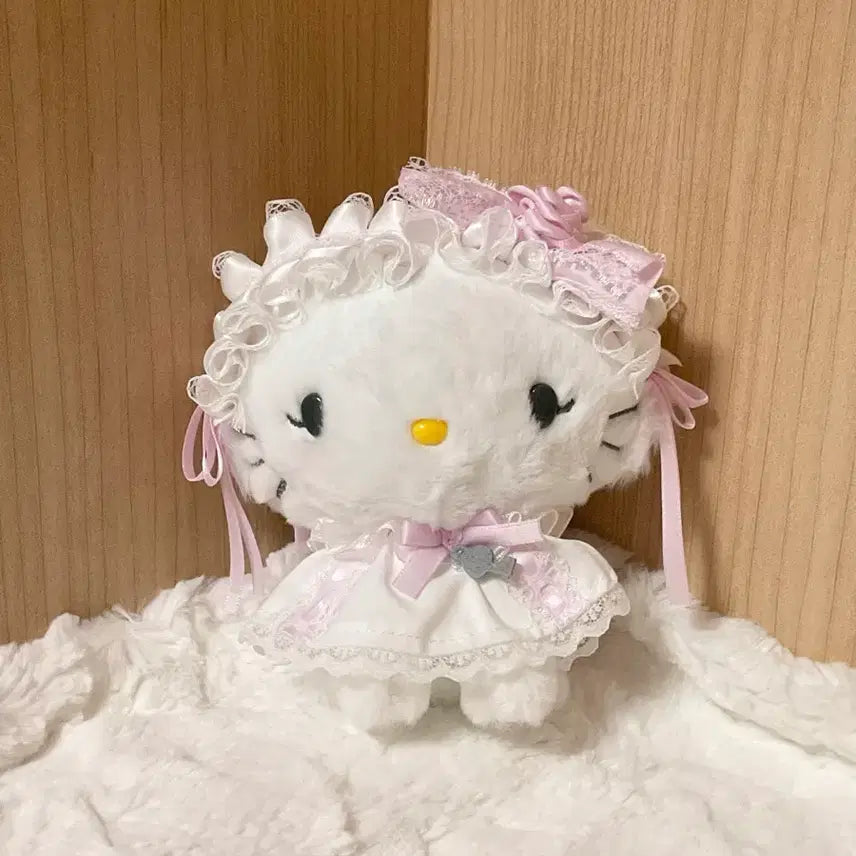 [BUNJANG] Sanrio Charmy Kitty White Frill Plush Doll / [ 오늘만할인 ] 산리오 챠미키티 화이트프릴 인형 누이