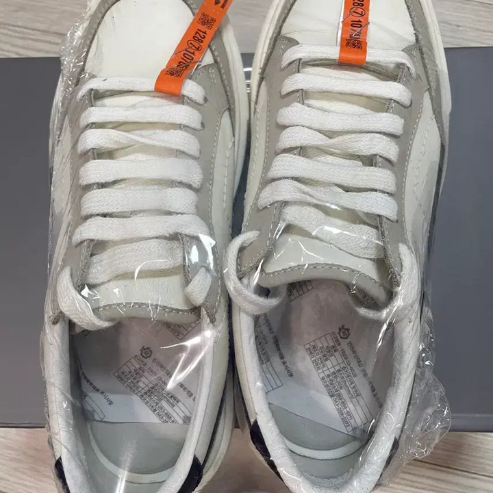 [BUNJANG] Time Homme Color Block Sneakers (22FW) - White / 타임옴므 컬러 블록 스니커즈 (22FW) 250