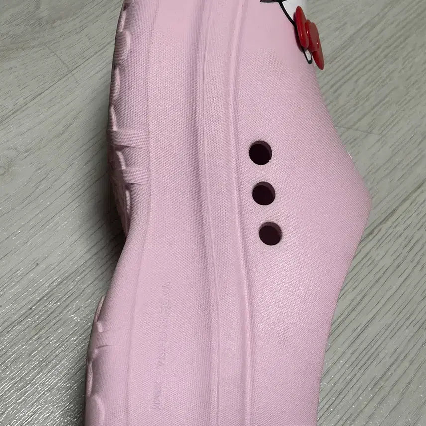 [SOLD OUT] 아디다스 헬로키티 아디폼 255
