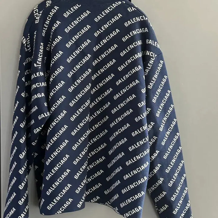 [SOLD OUT] 발렌시아가 가디건 블루 (2 사이즈)