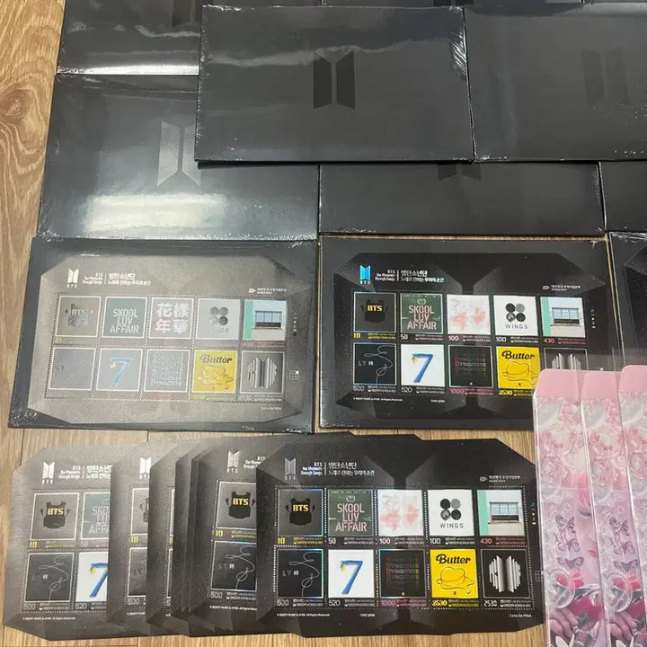 [BUNJANG] BTS V Stamp Set + Goods Bundle / 한정판 새상품 BTS 우표+ 뷔 굿즈 (공짜) 판매합니다!