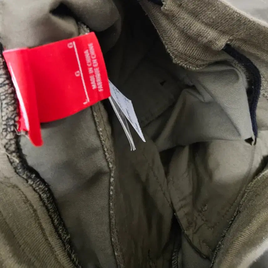 [SOLD OUT] 나이키 카키 지퍼팬츠 판매합니다