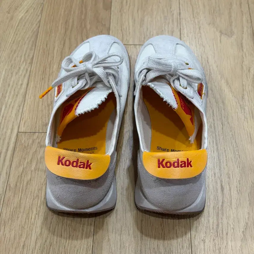 [SOLD OUT] 코닥 스니커즈 흰색 230