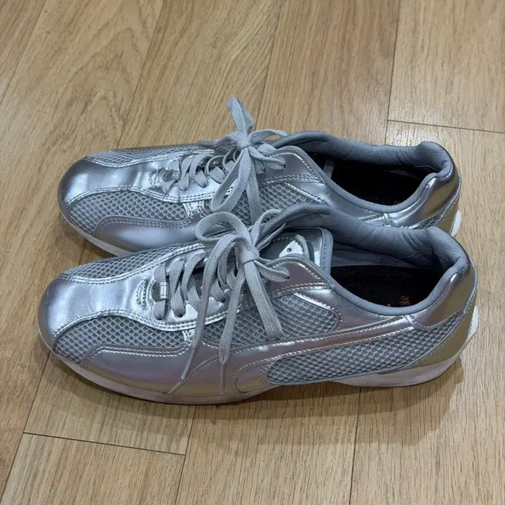 [BUNJANG] Yase Spider Leather Sneakers Silver 240 / 야세 스파이더 레더 스니커즈 실버 240
