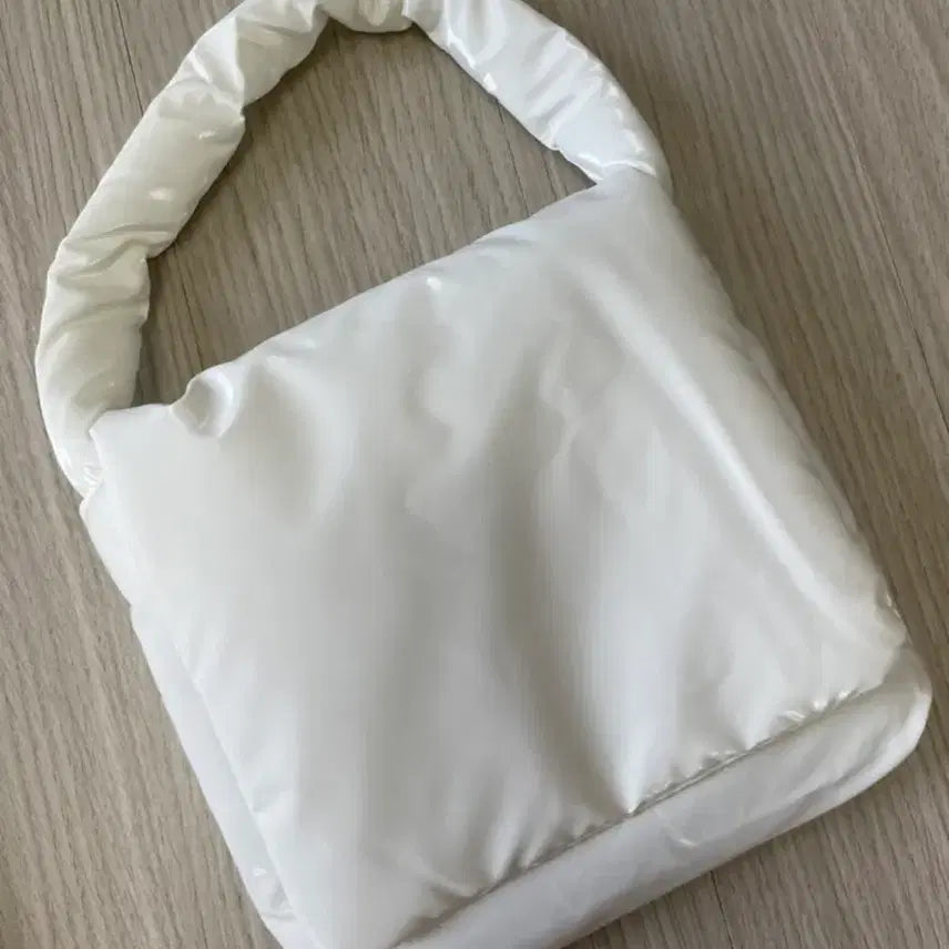 [BUNJANG] Laneige Cream Skin Padding Bag / 라네즈 크림 스킨 패딩백 새상품