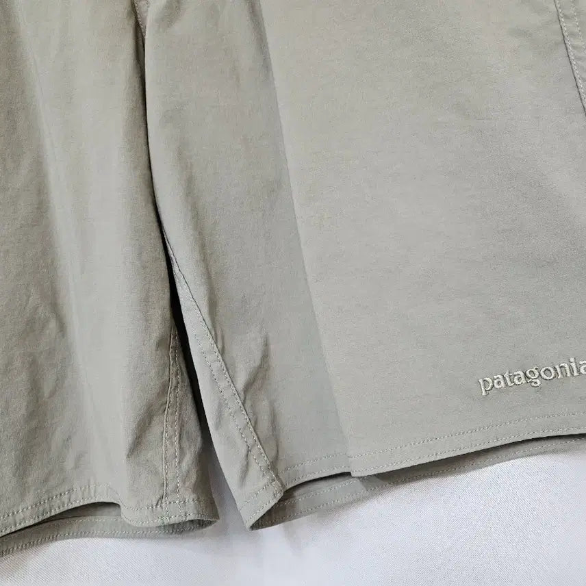 [SOLD OUT] 파타고니아 반바지 카키색