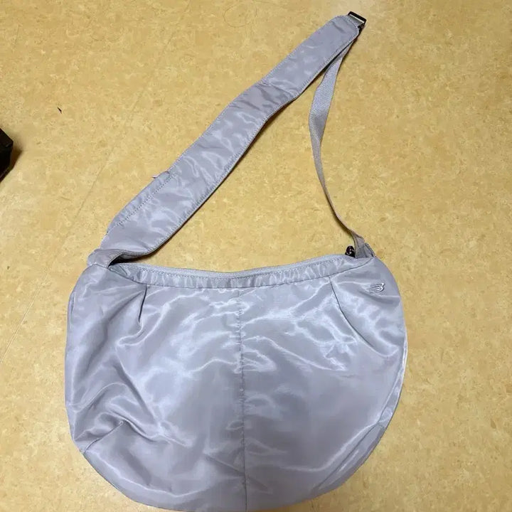[BUNJANG] New Balance Hobo Shoulder Bag / 뉴발란스 호보 숄더백 크로스백 베이지