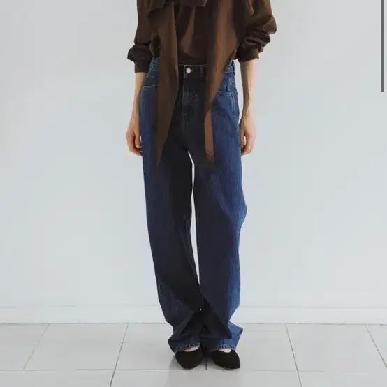 [BUNJANG] Unedit Kate Essential Deep Blue Straight Denim Jeans (L) / 새제품 L / 언에디트 kate 에센셜 딥블루 청바지 스트레이트 데님