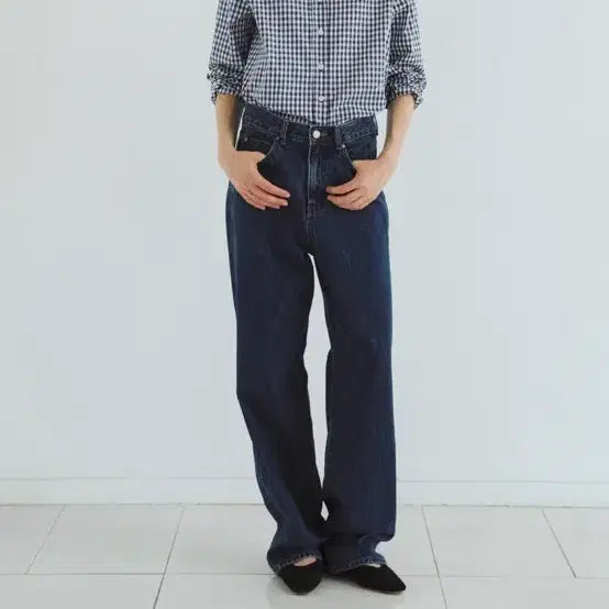 [BUNJANG] Unedit Kate Essential Deep Blue Straight Denim Jeans (L) / 새제품 L / 언에디트 kate 에센셜 딥블루 청바지 스트레이트 데님