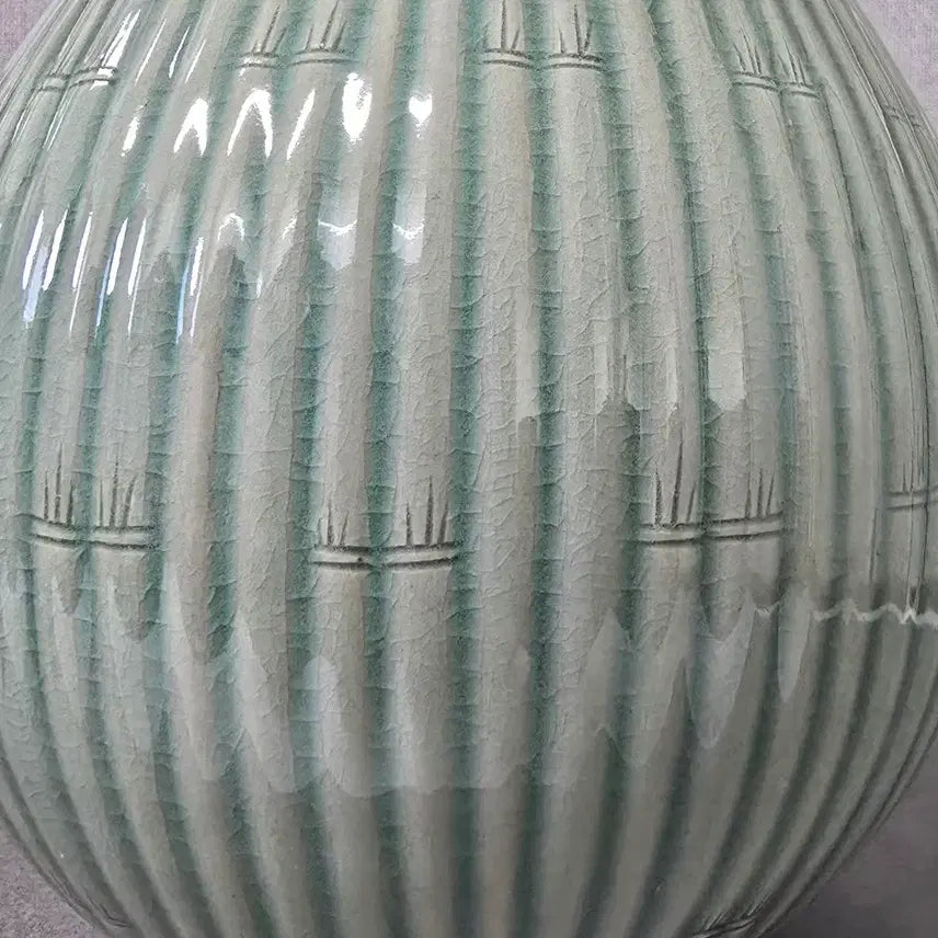 [BUNJANG] Haegang Yu Geun-hyeong Celadon Bamboo Joint Pattern Wine Bottle / 해강 유근형 청자 양각 죽절문 주병_40cm