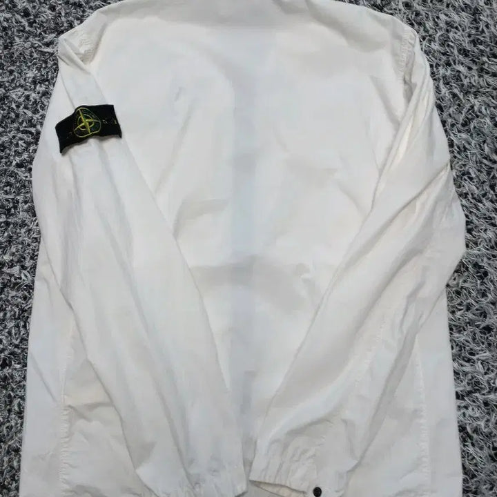 [BUNJANG] Stone Island Windbreaker Jacket (L) / 스톤아일랜드 바람막이 롯백본점 한글택 정품!남자L사이즈100~105!