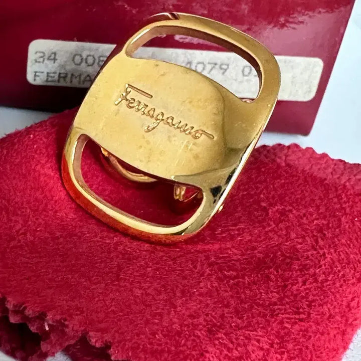 [BUNJANG] Ferragamo Gold Scarf Ring / (정품-빈티지)페라가모 금장 스카프링