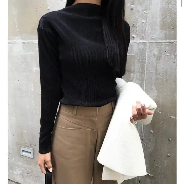 [BUNJANG] Roasis Nouvello Pleats Long Sleeve T-shirt / 로아시스 누벨로 플리츠 긴팔 티셔츠