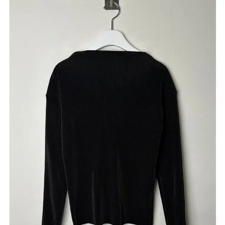 [BUNJANG] Roasis Nouvello Pleats Long Sleeve T-shirt / 로아시스 누벨로 플리츠 긴팔 티셔츠