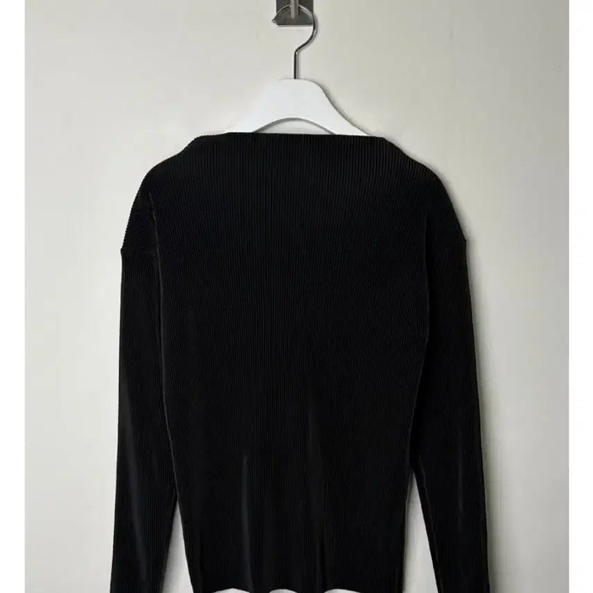 [BUNJANG] Roasis Nouvello Pleats Long Sleeve T-shirt / 로아시스 누벨로 플리츠 긴팔 티셔츠