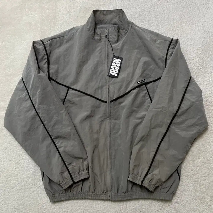[BUNJANG] Mischief Windbreaker Jacket / 새상품 미스치프 바람막이