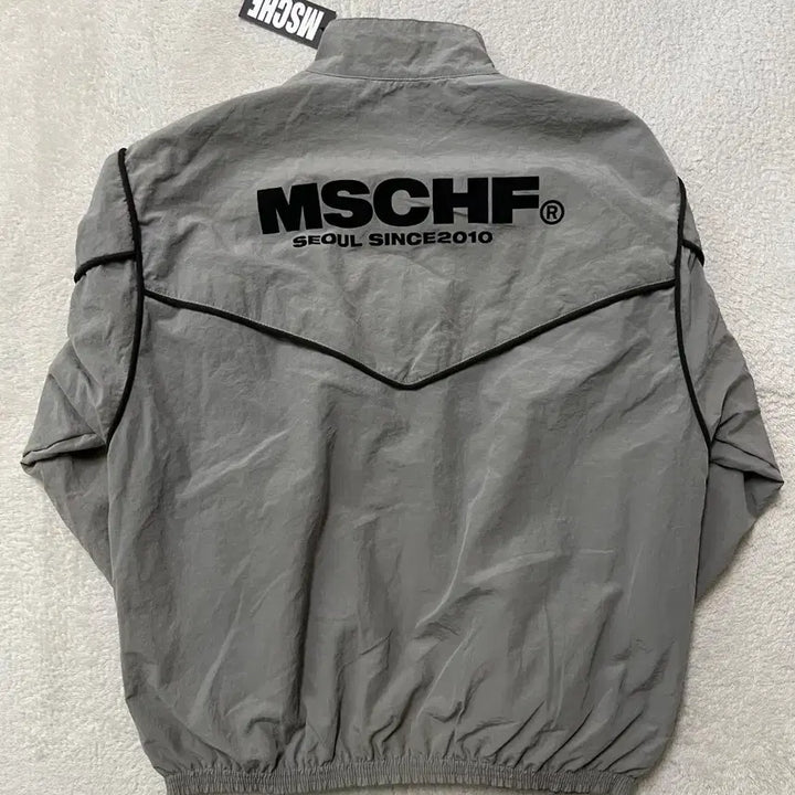 [BUNJANG] Mischief Windbreaker Jacket / 새상품 미스치프 바람막이