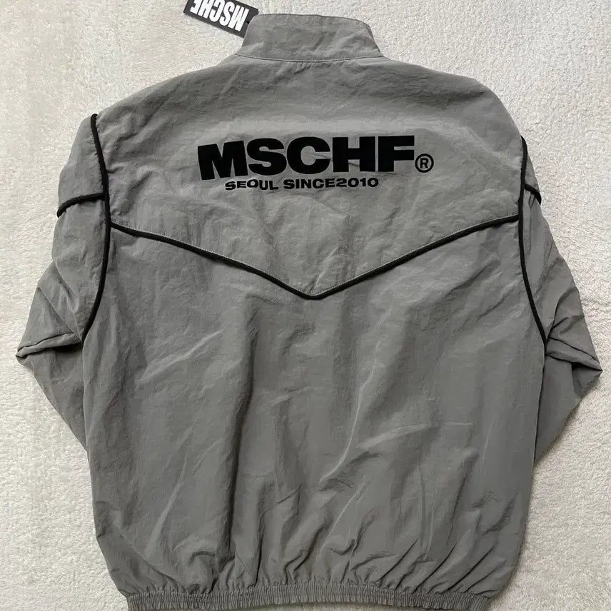 [BUNJANG] Mischief Windbreaker Jacket / 새상품 미스치프 바람막이