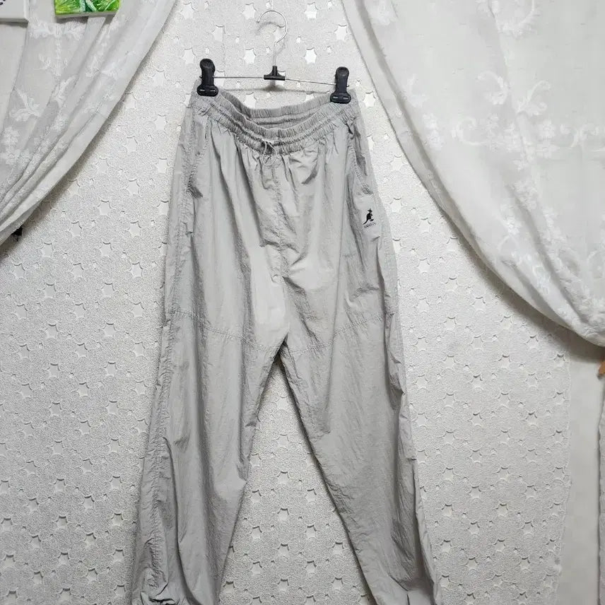 [BUNJANG] Kangol Jogger Pants (Unisex) - Size 95-100 / 캉골 우븐 조거팬츠 공용95~100