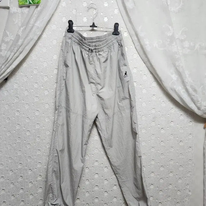 [BUNJANG] Kangol Jogger Pants (Unisex) - Size 95-100 / 캉골 우븐 조거팬츠 공용95~100