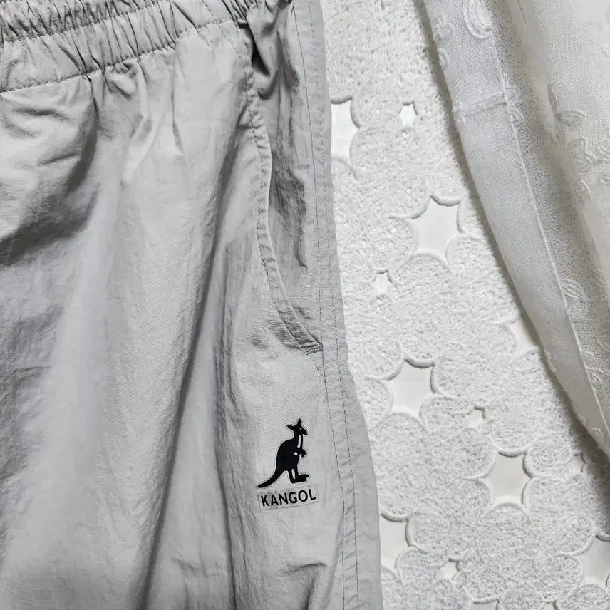 [BUNJANG] Kangol Jogger Pants (Unisex) - Size 95-100 / 캉골 우븐 조거팬츠 공용95~100