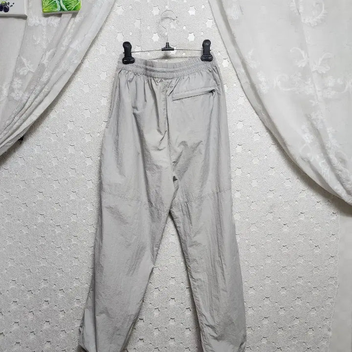[BUNJANG] Kangol Jogger Pants (Unisex) - Size 95-100 / 캉골 우븐 조거팬츠 공용95~100