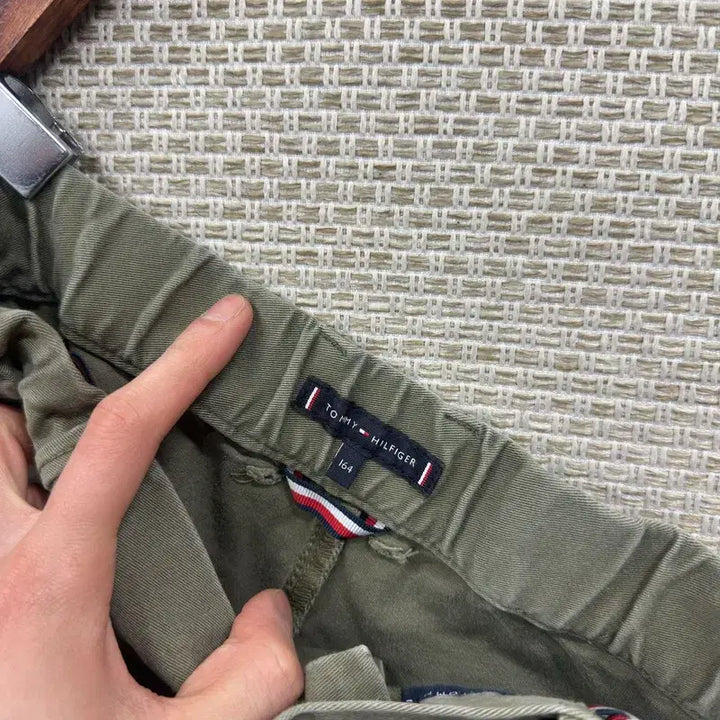 [BUNJANG] Tommy Hilfiger Cotton Pants / 타미힐피거 비조 뒷밴딩 코튼팬츠 스판 면바지 164 A07794