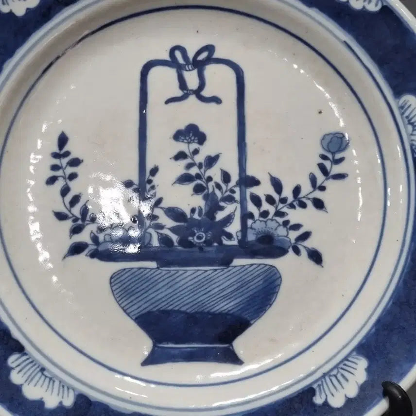 [BUNJANG] Qing Dynasty Blue and White Porcelain Plate / 청대 청화박고문반. 지름20.7고2.7