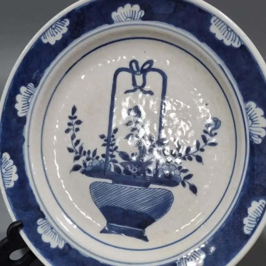 [BUNJANG] Qing Dynasty Blue and White Porcelain Plate / 청대 청화박고문반. 지름20.7고2.7