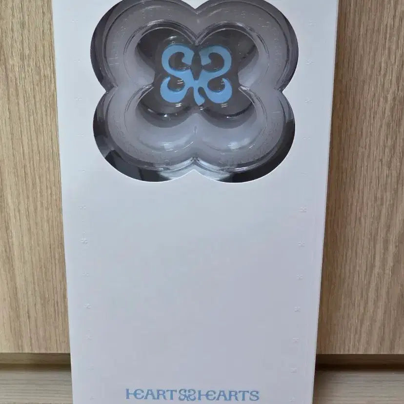[SOLD OUT] HEART2HEARTS 공식 응원봉 팬라이트 하츠투하츠 (포카 X)