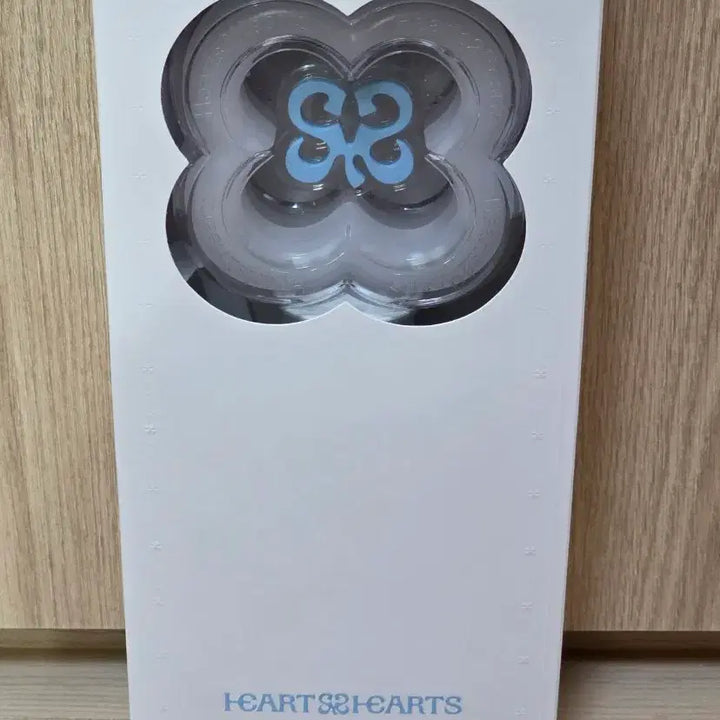 [SOLD OUT] HEART2HEARTS 공식 응원봉 팬라이트 하츠투하츠 (포카 X)