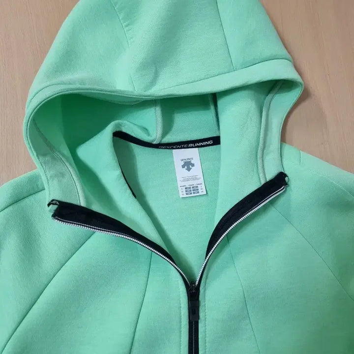 [SOLD OUT] 데상트 여성 후드 집업점퍼/85