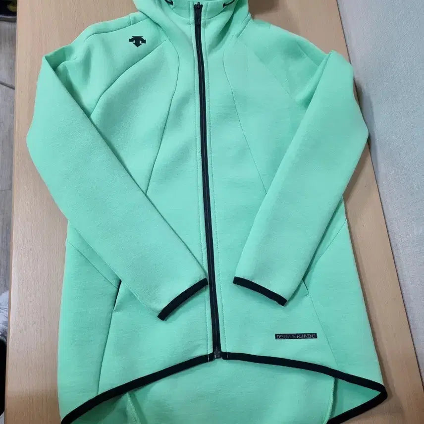 [SOLD OUT] 데상트 여성 후드 집업점퍼/85