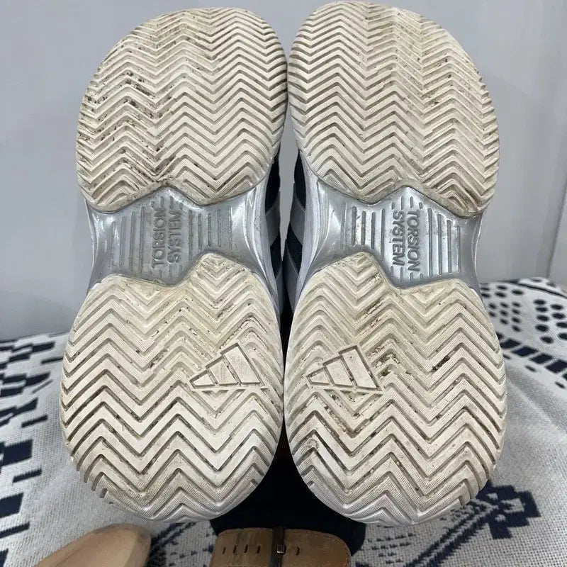 [SOLD OUT] 아디다스 코트잼 컨트롤 테니스화 운동화 245 E02717