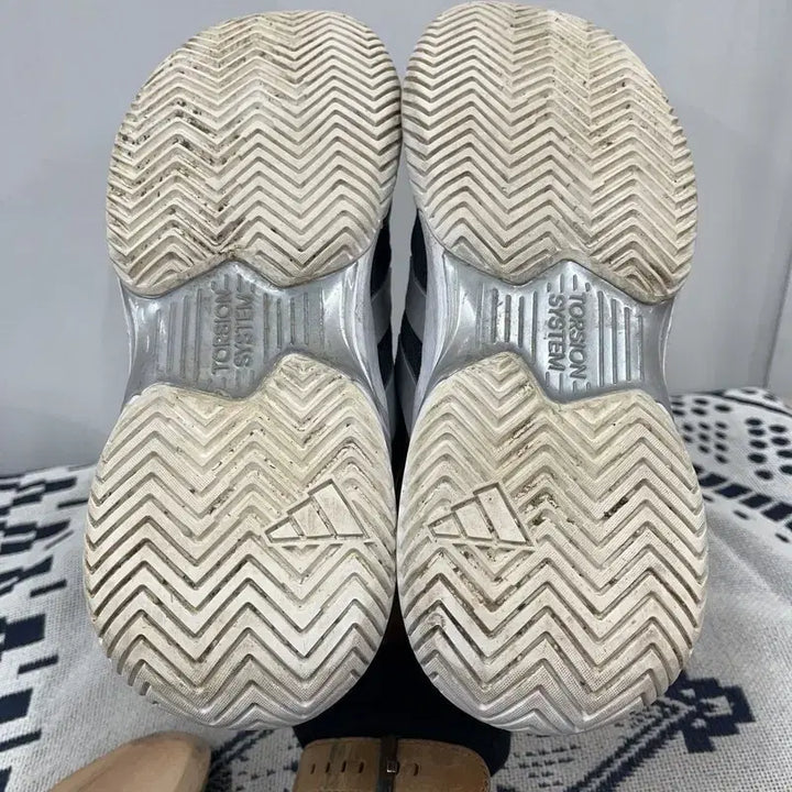 [SOLD OUT] 아디다스 코트잼 컨트롤 테니스화 운동화 245 E02717