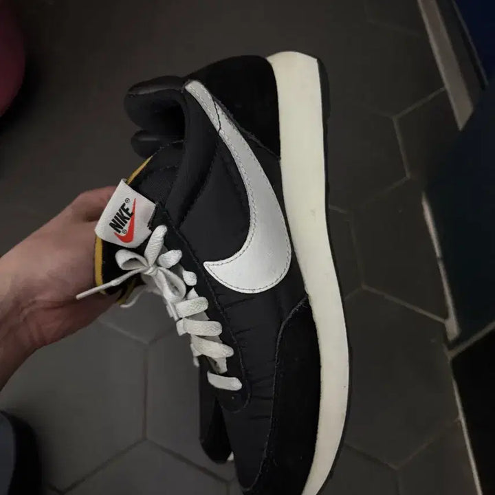 [BUNJANG] Nike Tailwind 250 Running Shoes / 나이키 테일윈드 250