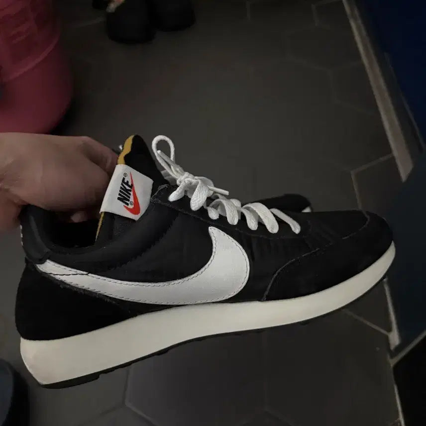 [BUNJANG] Nike Tailwind 250 Running Shoes / 나이키 테일윈드 250