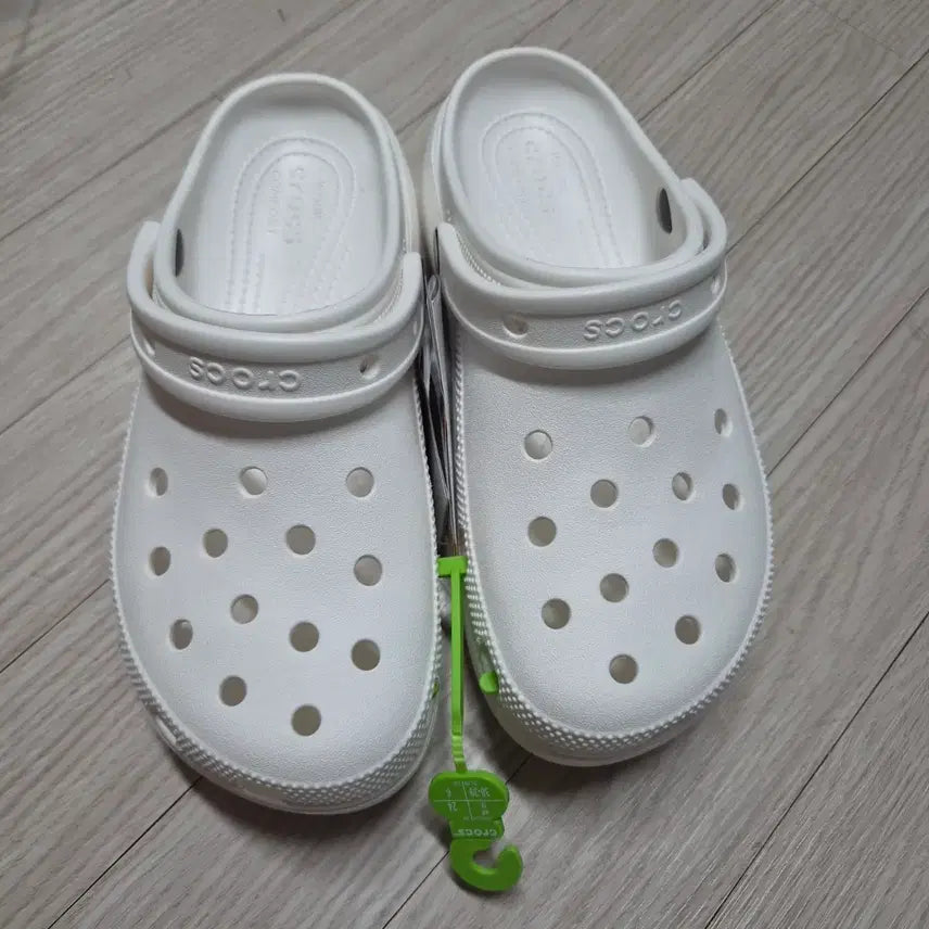 [BUNJANG] Crocs White Classic Platform Clogs / 새상품 크록스 흰색 클래식 플랫폼 클로그