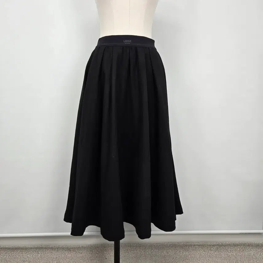 [BUNJANG] SJSJ Cashmere Blend Black Flare Long Skirt / 0935.SJSJ 캐시블랜딩 24SS 블랙 플레어 롱 스커트 64