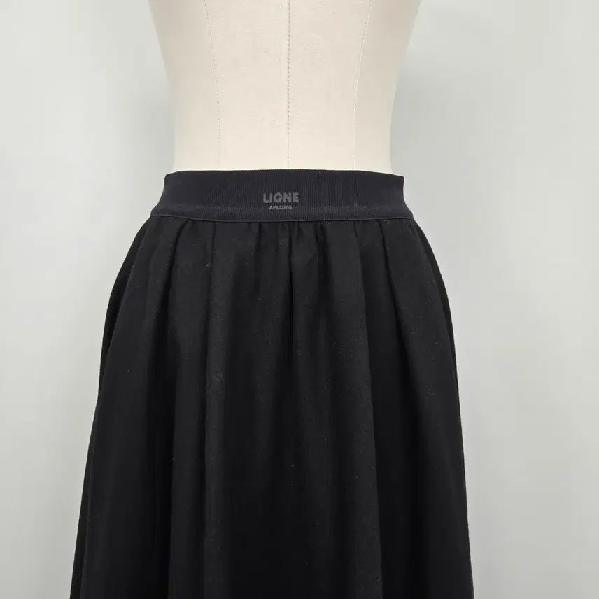 [BUNJANG] SJSJ Cashmere Blend Black Flare Long Skirt / 0935.SJSJ 캐시블랜딩 24SS 블랙 플레어 롱 스커트 64
