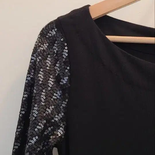 [SOLD OUT] 새상품   아르마니익스체인지   55  스팽글장식스판원피스