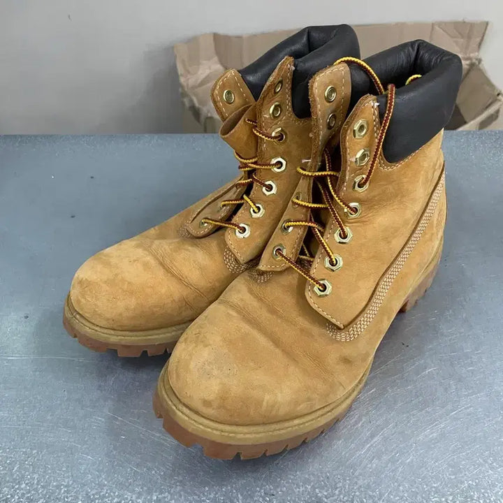 [SOLD OUT] 팀버랜드 6인치 프리미엄 부츠 US7.5 (gr-4027)