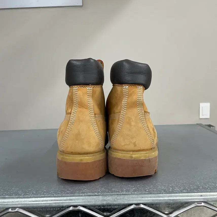 [SOLD OUT] 팀버랜드 6인치 프리미엄 부츠 US7.5 (gr-4027)