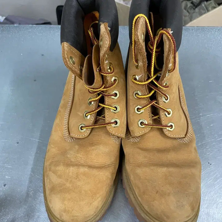 [SOLD OUT] 팀버랜드 6인치 프리미엄 부츠 US7.5 (gr-4027)