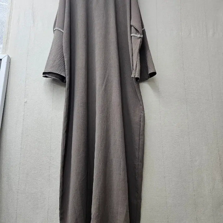 [BUNJANG] Cubic Embellished Long Dress / 큐빅 배색 롱원피스 ~77