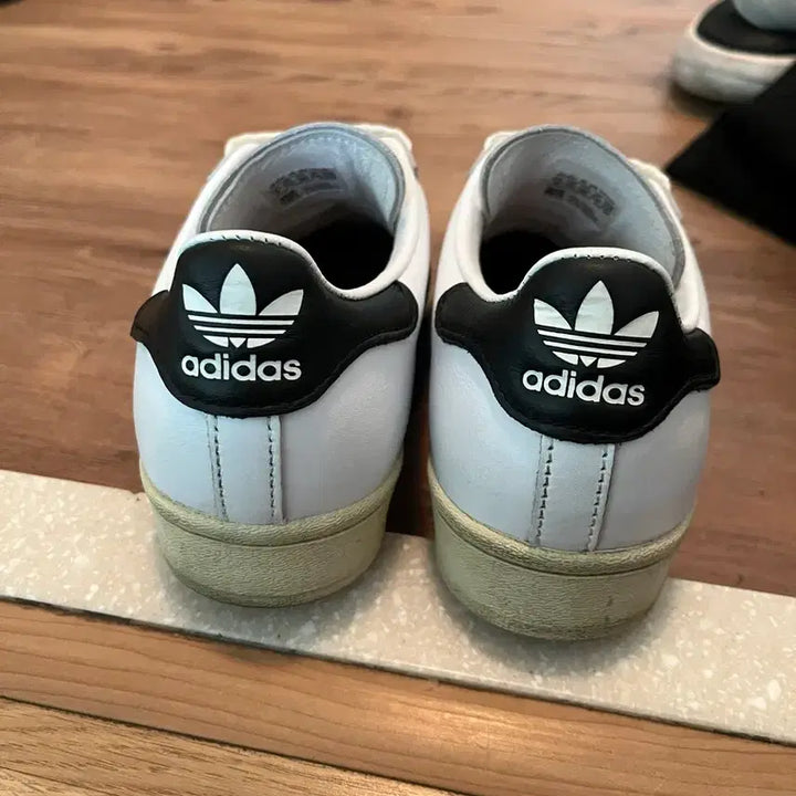 [SOLD OUT] 아디다스 슈퍼스타 흰검 운동화