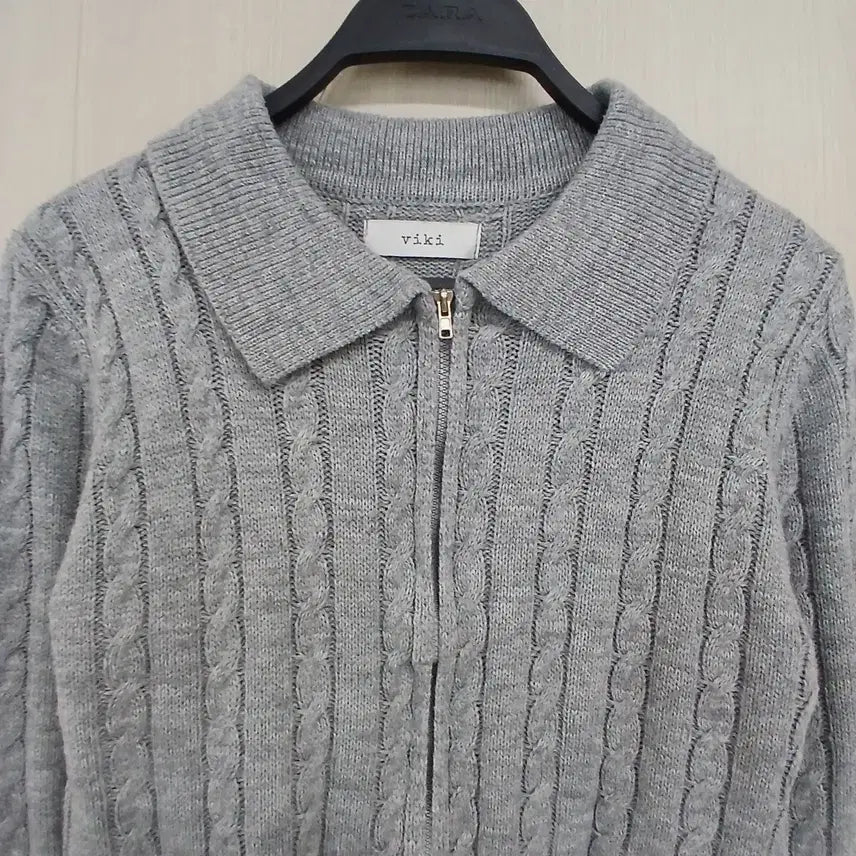 [BUNJANG] VIKI Cable Knit Zip-up Cardigan Grey / viki 케이블 니트 집업 가디건 그레이