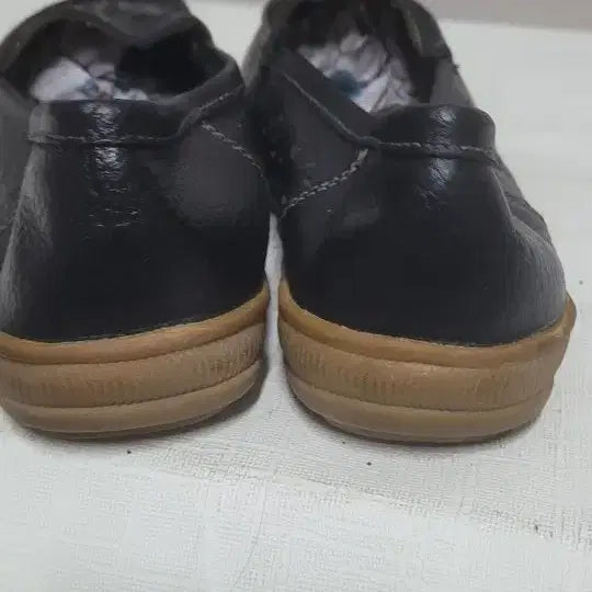 [BUNJANG] MACMACA Black Loafer (Gold Detail) - (Size 230, 250) / MACMACA 블랙 로퍼 230 250 개당